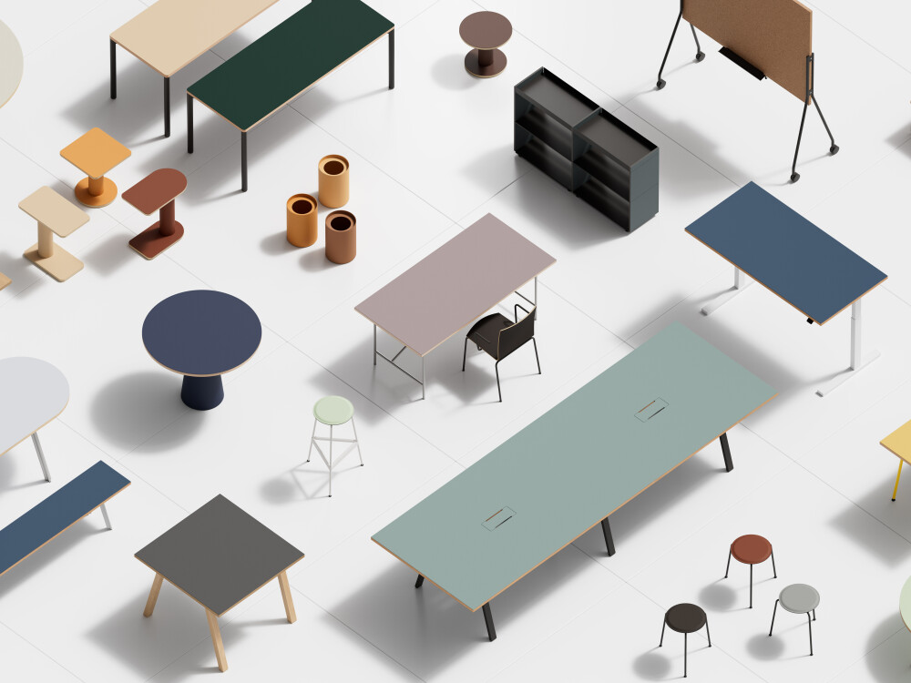 Möbelstücke von Faust – Tische, Hocker, Sideboards und Papierkörbe in Linoleumfarben – in einer Studio-Top-Down-Ansicht.