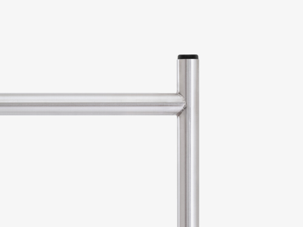 Brushed E2 table frame with central or offset strut – modern and functional for desks.